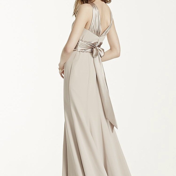 LAST CHANCE 💫 Chiffon & charmeuse gown - Picture 2 of 8